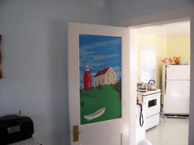 Door to kitchen